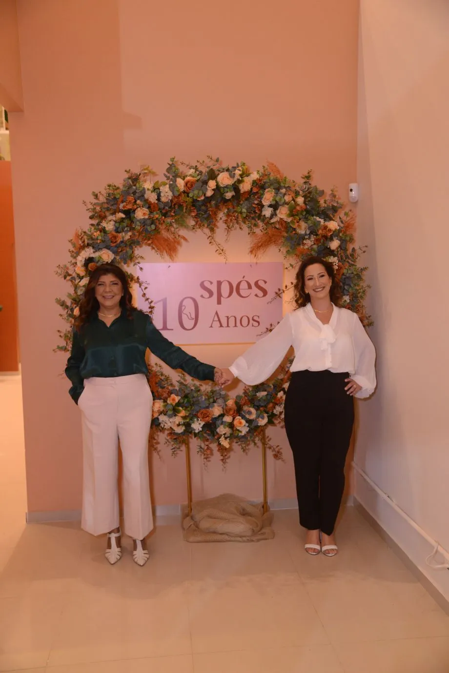 Janete e Lucinéia, podólogas responsáveis pela Spés Podoclínica